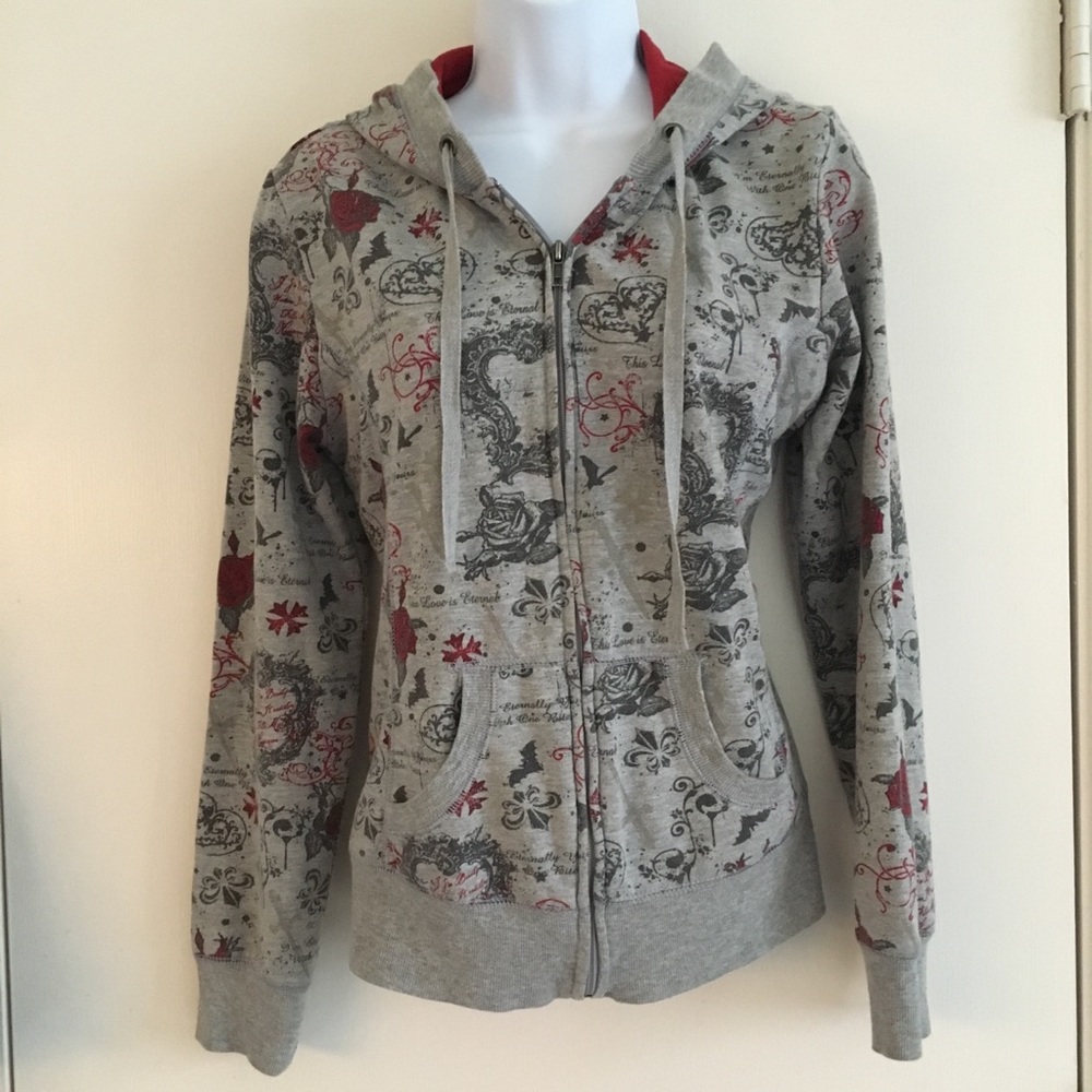 ❌SOLD❌Printed Hoodie with Roses - Vampire-themed